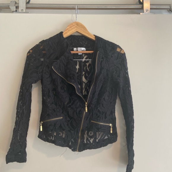 Dynamite lace floral blazer - Picture 2 of 4